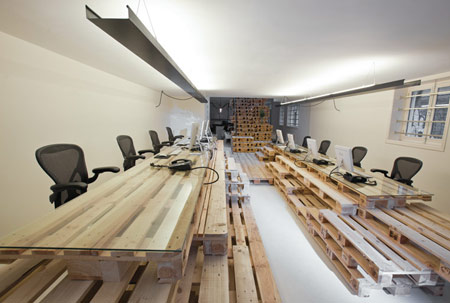 wood pallet uses - office