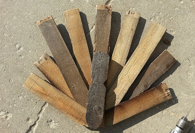 make a thanksgiving turkey decoration with pallets - head and body