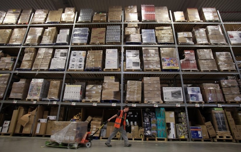 Using a pallet truck for hide and seek