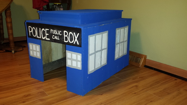 doctor who recycled pallets tardis dog house